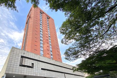 Studio à venda com 45m², 1 quarto e 1 vaga Studio à venda com 45m², 1 quarto e 1 vagaFachada