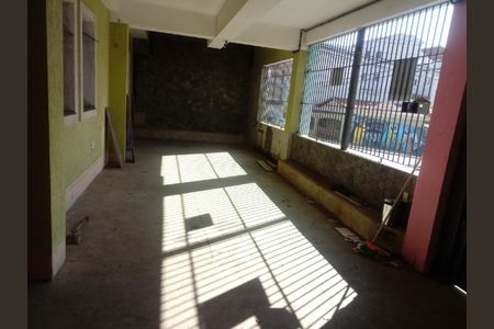 Casa à venda com 3 quartos, 181m² em Parque Novo Oratório, Santo André