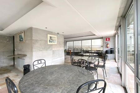 Studio à venda com 40m², 1 quarto e 1 vaga Studio à venda com 40m², 1 quarto e 1 vagaÁrea comum