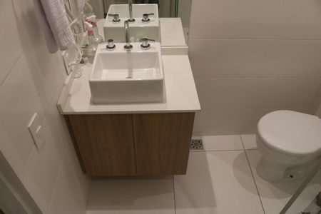 Banheiro de kitnet/studio à venda com 1 quarto, 30m² em Pompeia, São Paulo