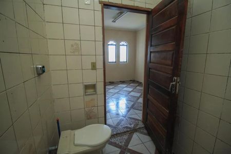 Casa à venda com 300m², 6 quartos e sem vagaBANHEIRO CASA 2