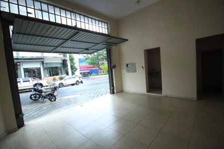 Casa à venda com 300m², 6 quartos e sem vagaGARAGEM