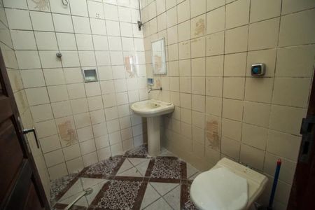 Casa à venda com 300m², 6 quartos e sem vagaBANHEIRO CASA 2