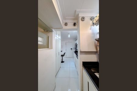 Apartamento à venda com 81m², 2 quartos e 1 vagaÁrea de Serviço