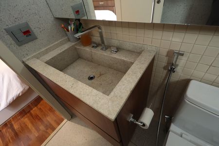 Apartamento à venda com 101m², 2 quartos e 2 vagasBanheiro da Suíte