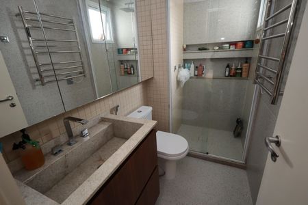 Apartamento à venda com 101m², 2 quartos e 2 vagasBanheiro da Suíte