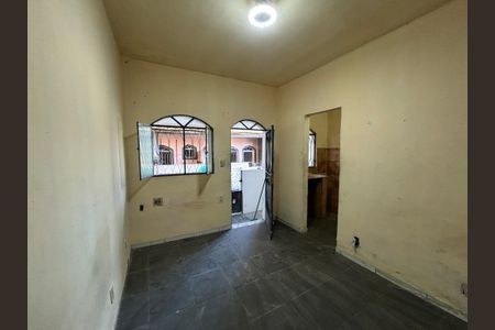 Sala de kitnet/studio para alugar com 1 quarto, 26m² em Ricardo de Albuquerque, Rio de Janeiro