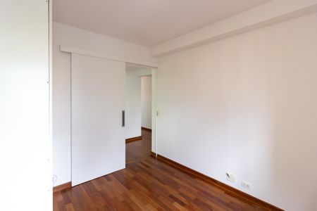 Apartamento para alugar com 120m², 3 quartos e 2 vagasQuarto 2