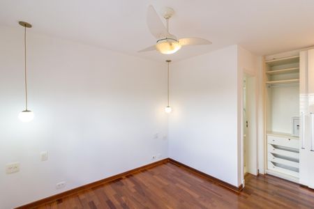 Apartamento para alugar com 120m², 3 quartos e 2 vagasSuíte