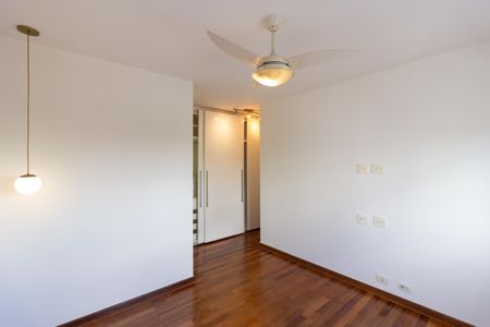 Apartamento para alugar com 120m², 3 quartos e 2 vagasSuíte