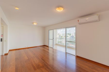 Apartamento para alugar com 120m², 3 quartos e 2 vagasSala