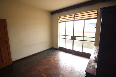 Sala de casa à venda com 3 quartos, 118m² em Industrial, Contagem