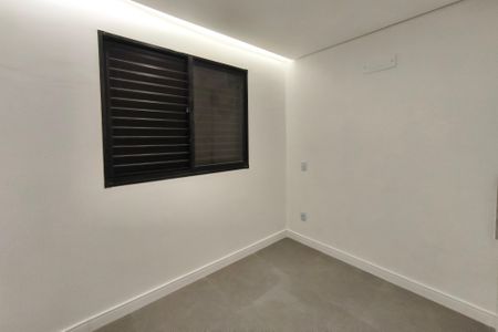 Quarto 1 de apartamento para alugar com 2 quartos, 43m² em Jardim Ipaussurama, Campinas