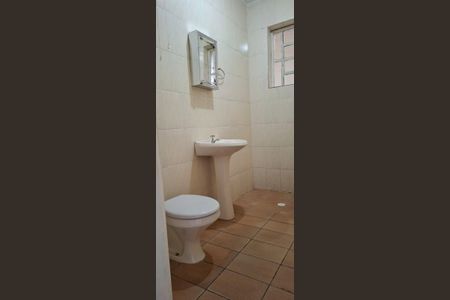 Banheiro de casa para alugar com 1 quarto, 55m² em Brasilândia, São Paulo