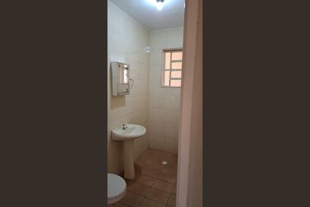 Banheiro de casa para alugar com 1 quarto, 55m² em Brasilândia, São Paulo