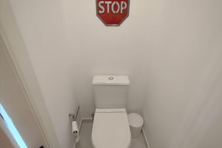 Casa à venda com 159m², 3 quartos e 2 vagasLavabo 2