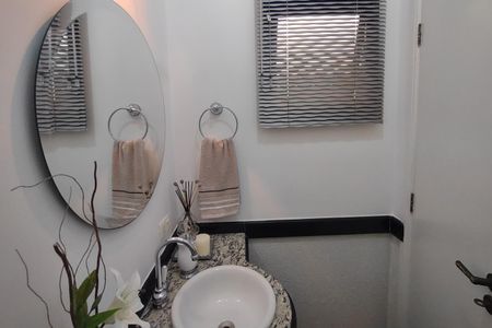 Casa à venda com 159m², 3 quartos e 2 vagasLavabo 1