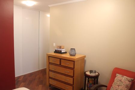 Casa à venda com 159m², 3 quartos e 2 vagasSuíte