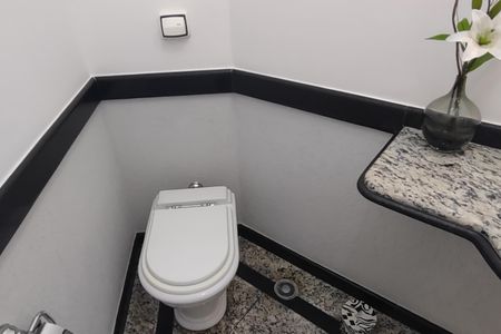 Casa à venda com 159m², 3 quartos e 2 vagasLavabo 1