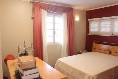 Casa à venda com 159m², 3 quartos e 2 vagasSuíte