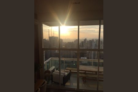 Apartamento para alugar com 2 quartos, 130m² em Cerqueira César, São Paulo