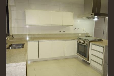 Apartamento para alugar com 4 quartos, 329m² em Santo Amaro, São Paulo