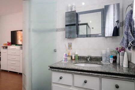 Casa à venda com 174m², 3 quartos e 2 vagasBanheiro da suíte 