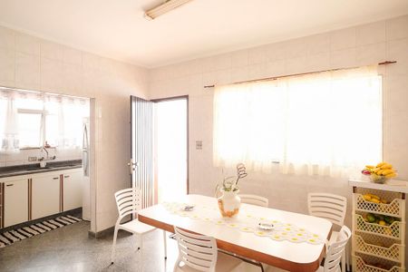 Casa à venda com 174m², 3 quartos e 2 vagasCozinha