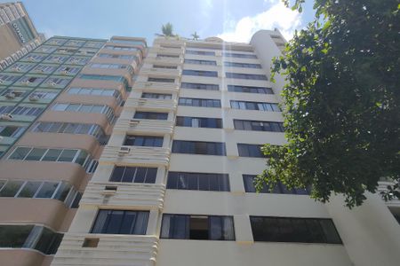 Apartamento à venda com 136m², 2 quartos e 1 vagaFachada e portaria