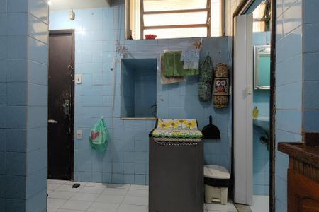 Apartamento à venda com 136m², 2 quartos e 1 vagaÁrea de Serviço