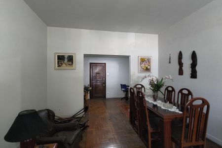 Apartamento à venda com 136m², 2 quartos e 1 vagaSala