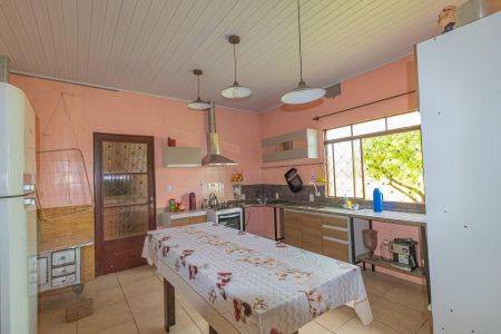 Casa à venda com 200m², 3 quartos e 2 vagas Casa à venda com 200m², 3 quartos e 2 vagasCozinha