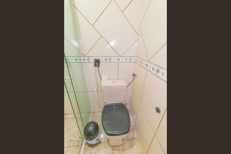 Casa à venda com 200m², 3 quartos e 2 vagas Casa à venda com 200m², 3 quartos e 2 vagasBanheiro Social