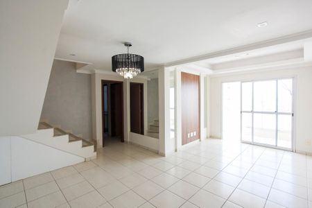 Sala de apartamento para alugar com 3 quartos, 193m² em Santa Mônica, Uberlândia