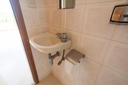 Apartamento para alugar com 193m², 3 quartos e 3 vagasBanheiro Social 2