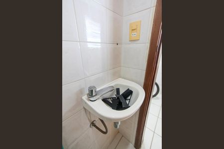 Apartamento para alugar com 193m², 3 quartos e 3 vagasBanheiro de Serviço