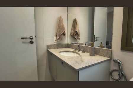 Apartamento à venda com 174m², 3 quartos e 2 vagasBanheiro da Suíte 1