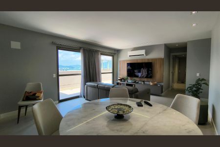 Sala de apartamento à venda com 3 quartos, 174m² em Barra da Tijuca, Rio de Janeiro