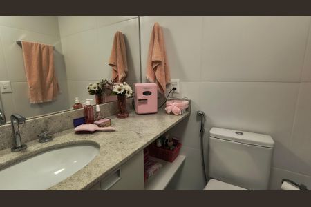 Apartamento à venda com 174m², 3 quartos e 2 vagasBanheiro da Suíte 2