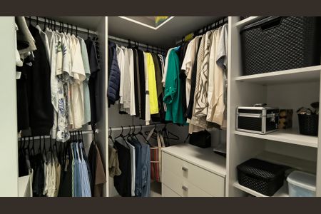 Apartamento à venda com 174m², 3 quartos e 2 vagasCloset da Suíte 1