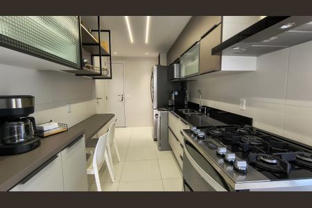 Apartamento à venda com 174m², 3 quartos e 2 vagasCozinha e Área de Serviço 