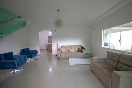 Casa de Condomínio para alugar com 4 quartos, 900m² em  Recanto das Emas, Brasília