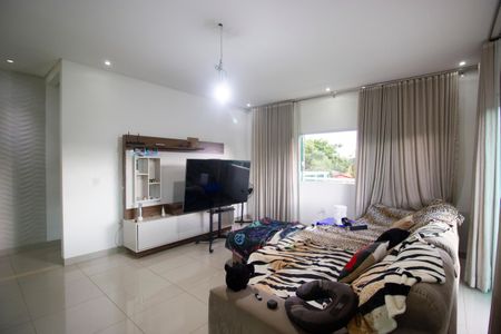 Casa de Condomínio para alugar com 4 quartos, 900m² em  Recanto das Emas, Brasília