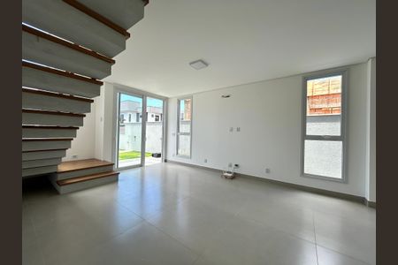 Sala de casa para alugar com 3 quartos, 177m² em Campeche, Florianópolis