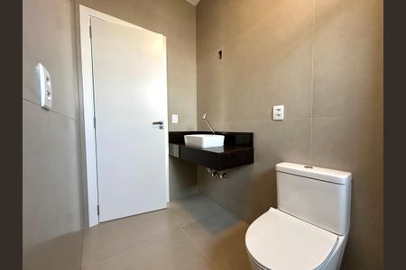 Casa para alugar com 177m², 3 quartos e 2 vagasBanheiro social 