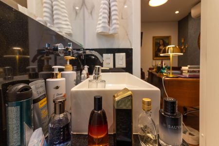 Apartamento à venda com 70m², 2 quartos e 2 vagas Apartamento à venda com 70m², 2 quartos e 2 vagasBanheiro