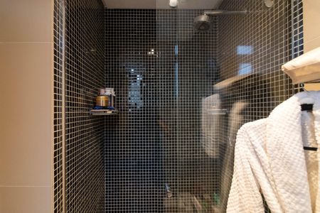 Apartamento à venda com 70m², 2 quartos e 2 vagas Apartamento à venda com 70m², 2 quartos e 2 vagasBanheiro da Suíte