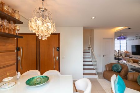 Apartamento à venda com 70m², 2 quartos e 2 vagas Apartamento à venda com 70m², 2 quartos e 2 vagasSala