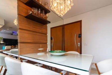 Apartamento à venda com 70m², 2 quartos e 2 vagas Apartamento à venda com 70m², 2 quartos e 2 vagasSala de Jantar