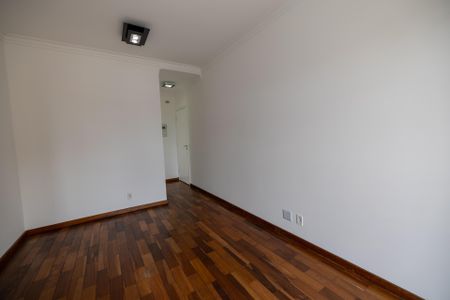 sala de apartamento para alugar com 2 quartos, 55m² em Jardim Tupanci, Barueri